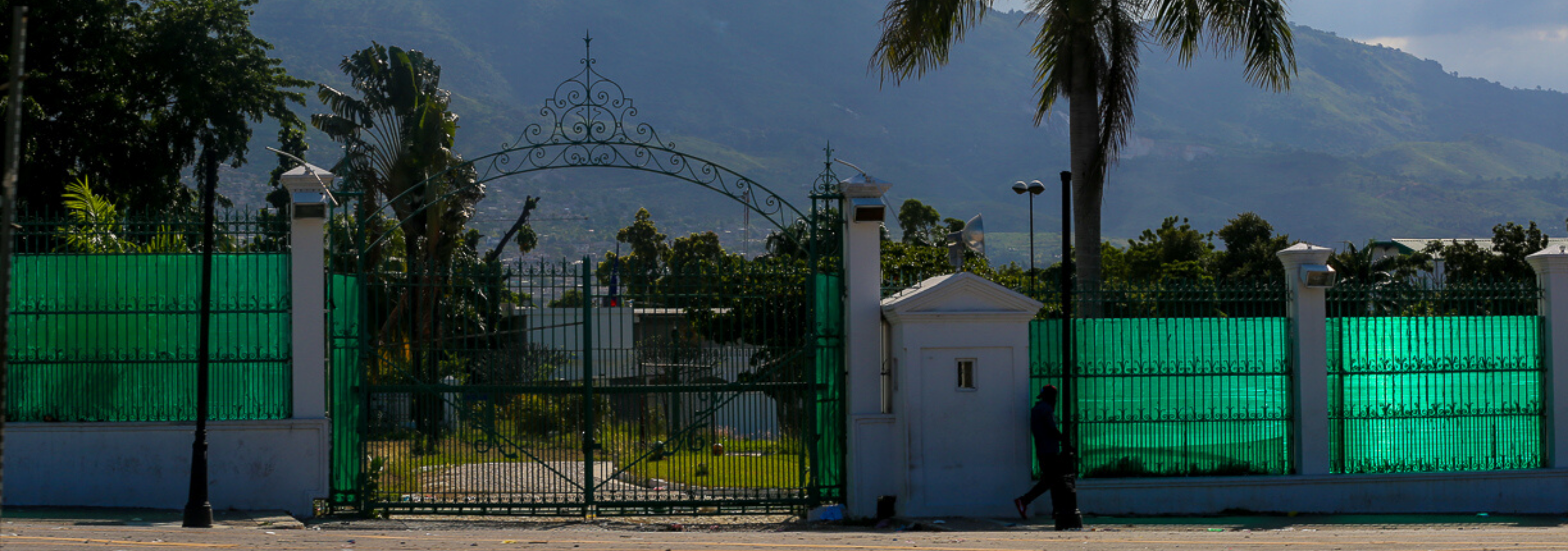 Grounds of national palace. Port-au-Prince, Haiti. Image by Vania André. Haiti, 2019.
