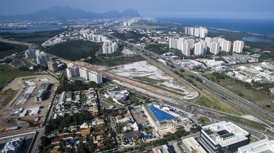 The layout of Barra da Tijuca is oriented toward private automobile use with little public transportation options aside from buses. Image by Matthew Niederhauser. Brazil, 2016.