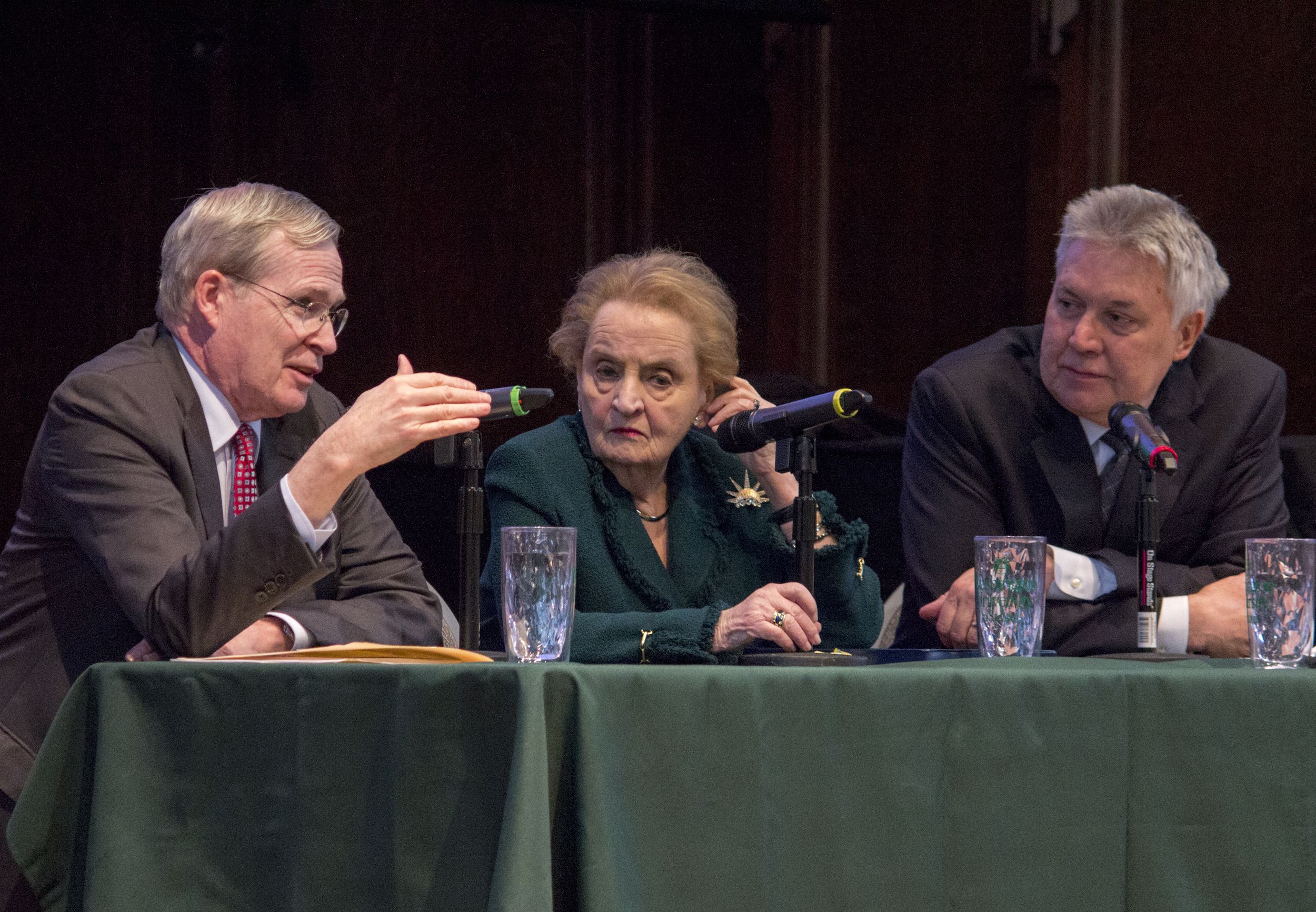 Jon Sawyer moderates a discussion between Madeleine Albright and Stephen Hadley surrounding the Middle East Strategy at Washington University in St. Louis. Image by Lauren Shepherd, United States, 2017.