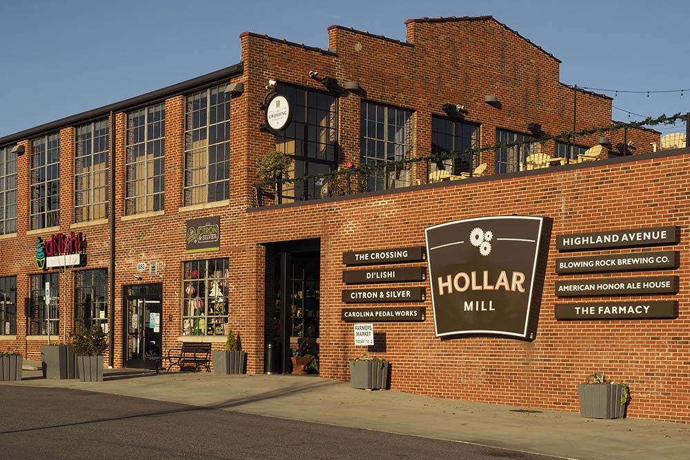 Former mill towns across Catawba County are slowly coming back. Here, the former Hollar Hosiery Mill in the town of Hickory is now an upscale shopping, restaurant, and entertainment destination. Image by Larry C. Price. United States, 2016.