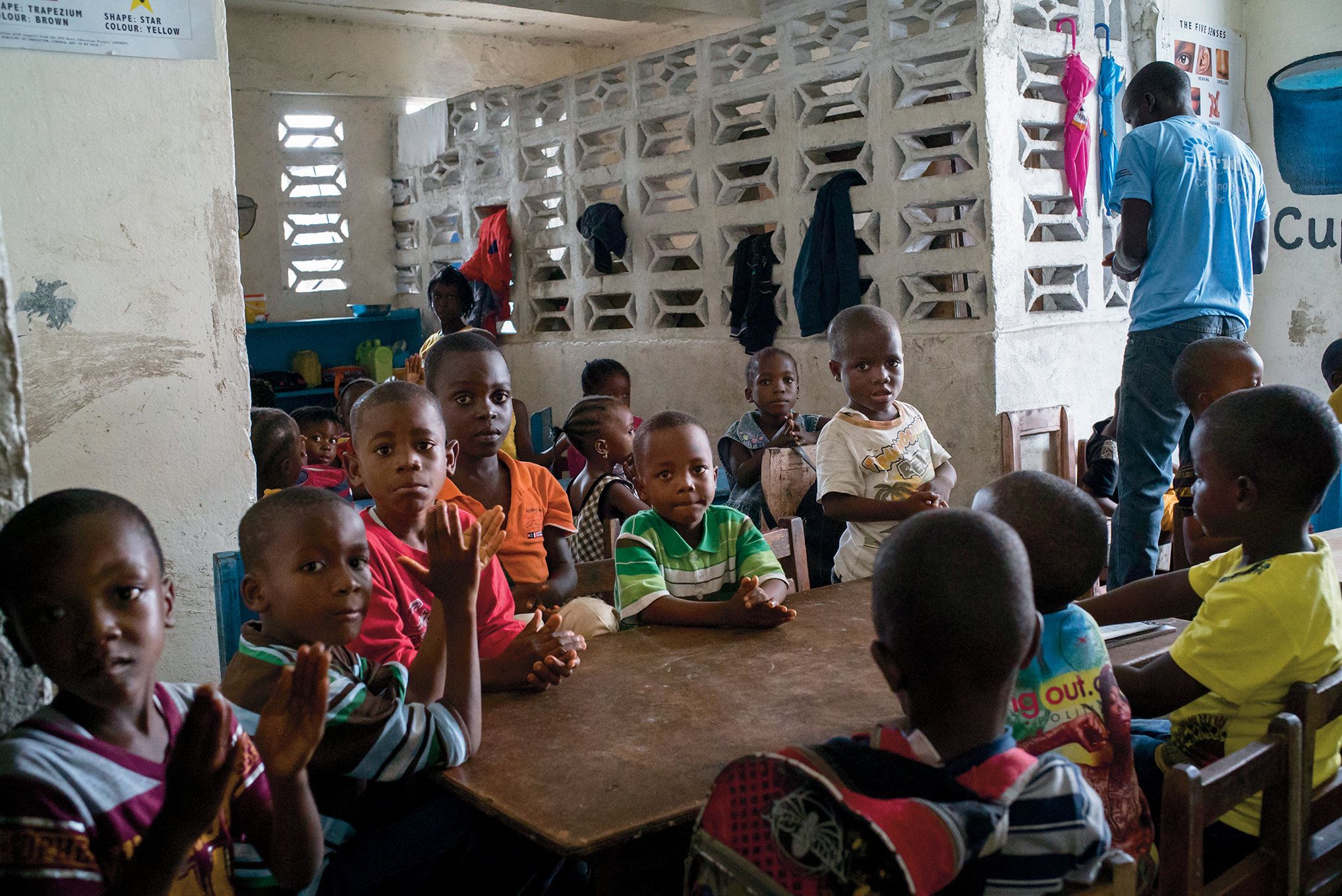 A Bridge school in Monrovia. Image by Diana Zeyneb Alhindawi for The New York Times. Liberia, 2017.