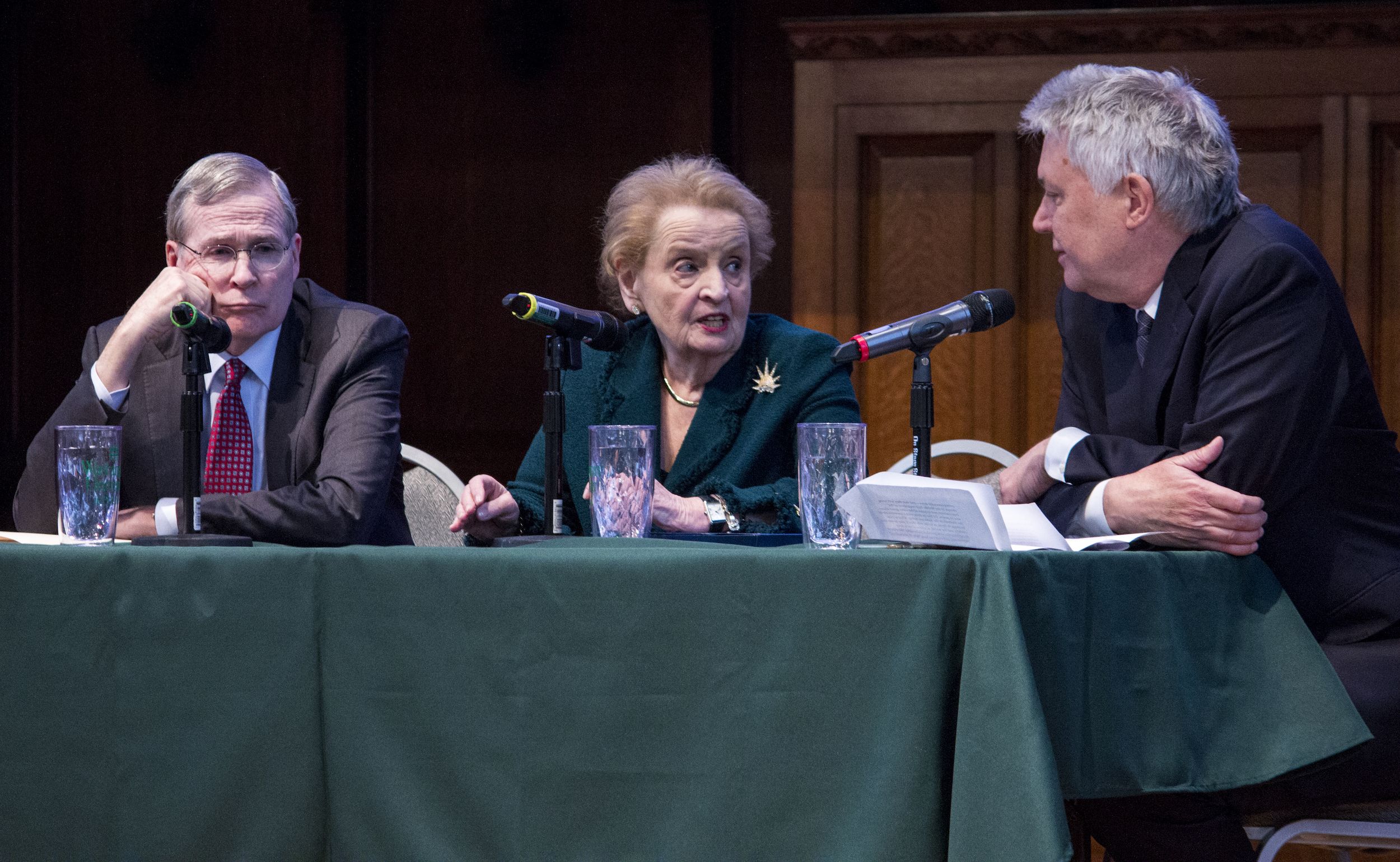 Jon Sawyer moderates a discussion between Madeleine Albright and Stephen Hadley surrounding the Middle East strategy at Washington University in St. Louis. Image by Lauren Shepherd, United States, 2017.