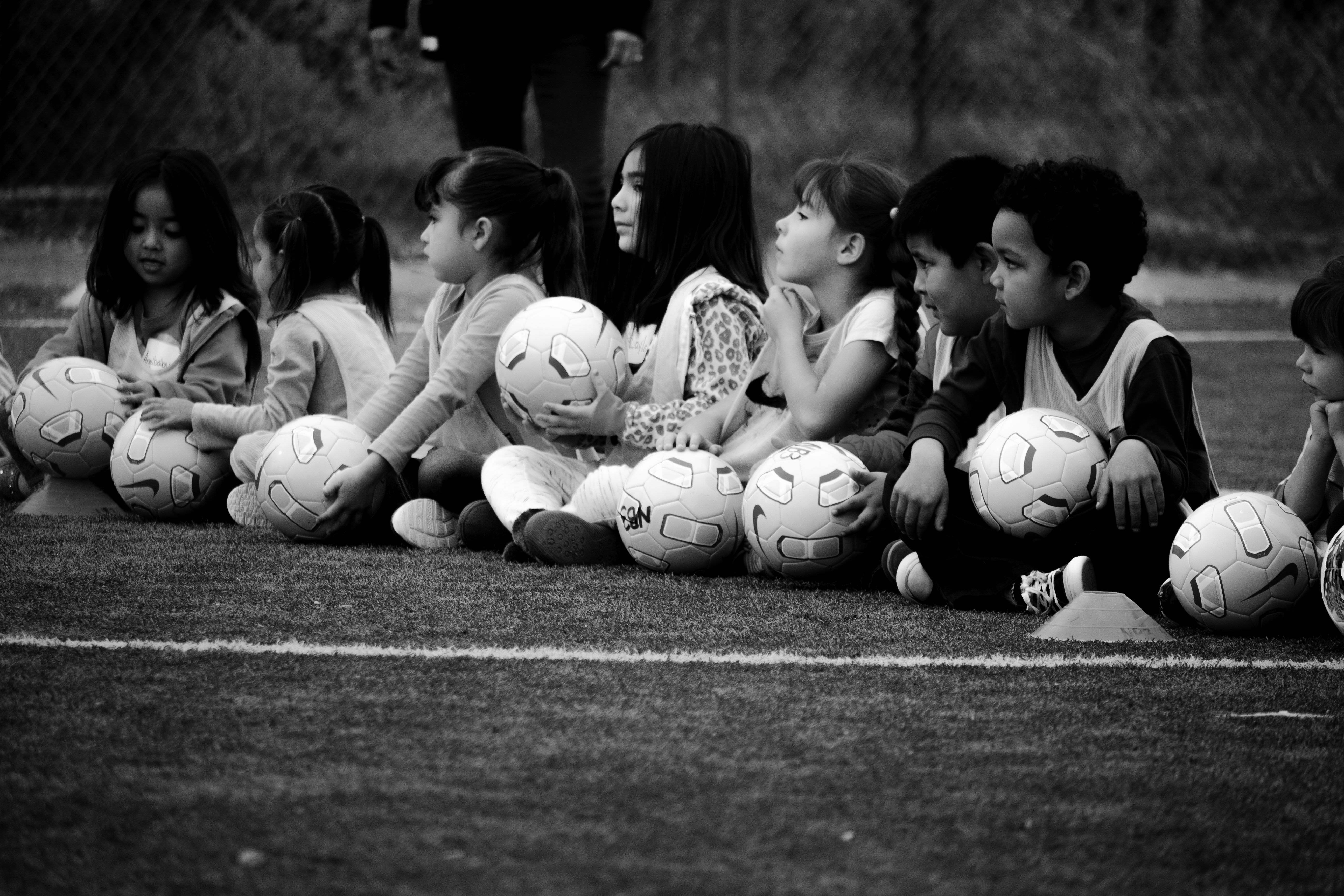 The soccer clinic at Carroll Elementary was one of the first events during NBFIT3 week—a week dedicated to kids' particiation in sports and nutrition education. Image by Viridiana Vidales Coyt. United States, 2017.