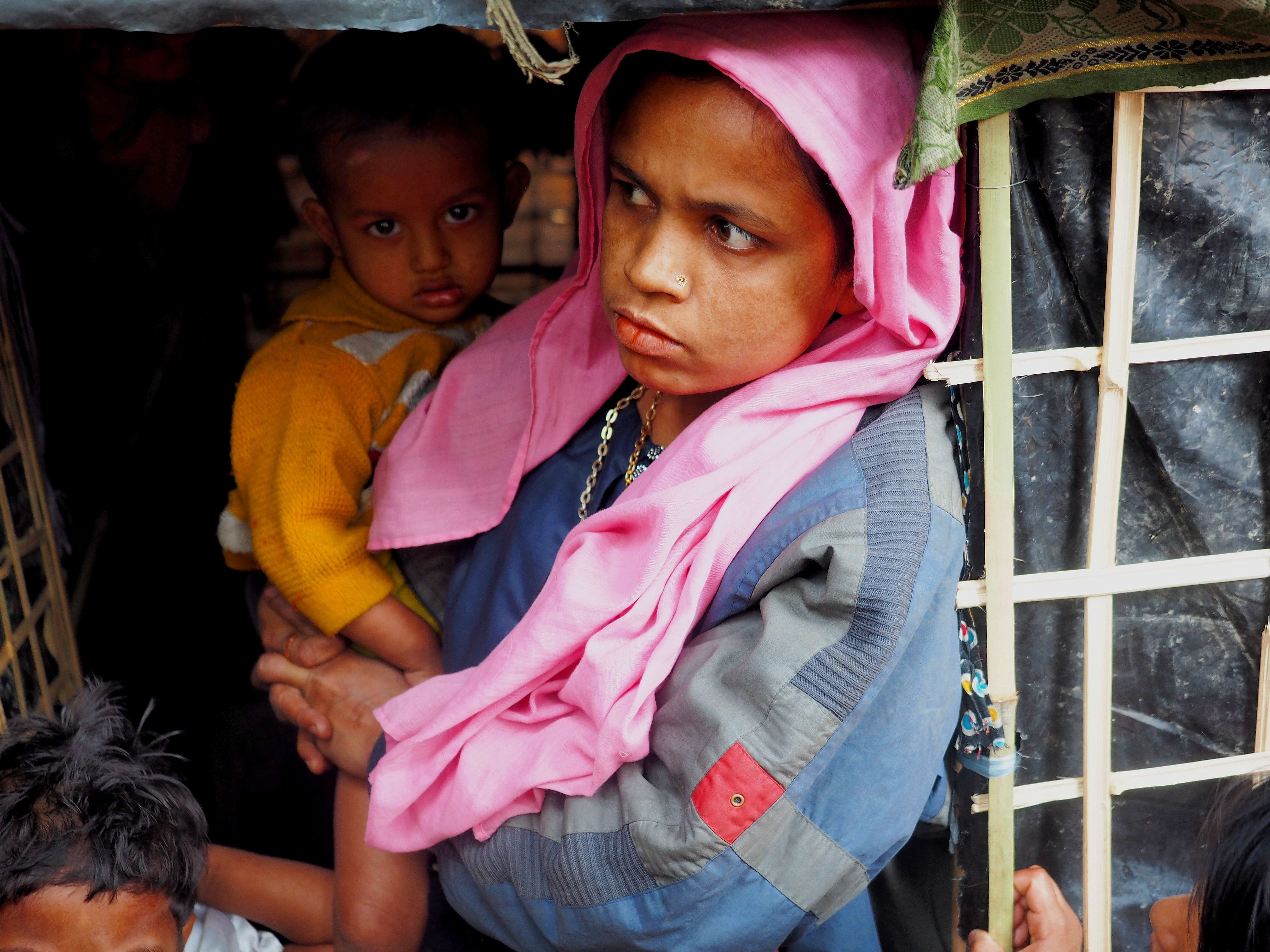 Rohingya refugees in squatter refugee camp. Image by Doug Bock Clark. Bangladesh, 2017. 