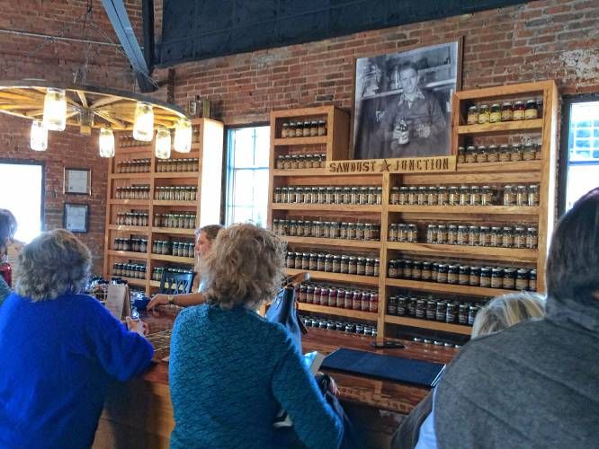 Leverett group visits Kentucky Mist Moonshine store in Whitesburg, Ky. Image by Richie Davis. United States, 2018.