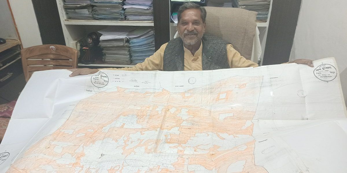 Data compiled by Anil Garg shows across Madhya Pradesh and Chhattisgarh, 5.8 lakh hectares of land was transferred to the revenue department. Image by Nihar Gokhale. India, undated.