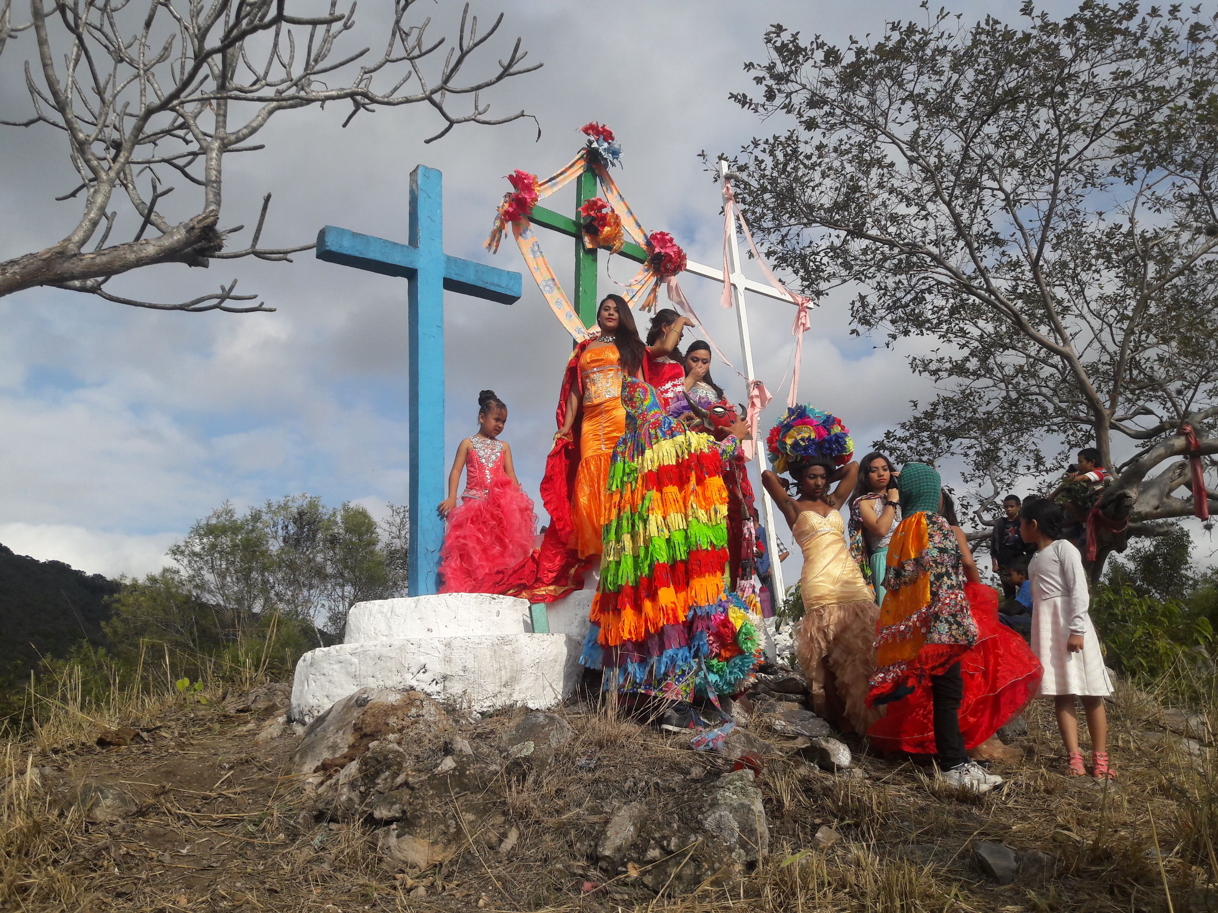 Las Cruces finally greet their cultural practitioners. Image by Jonathan Custodio. Mexico, 2018.