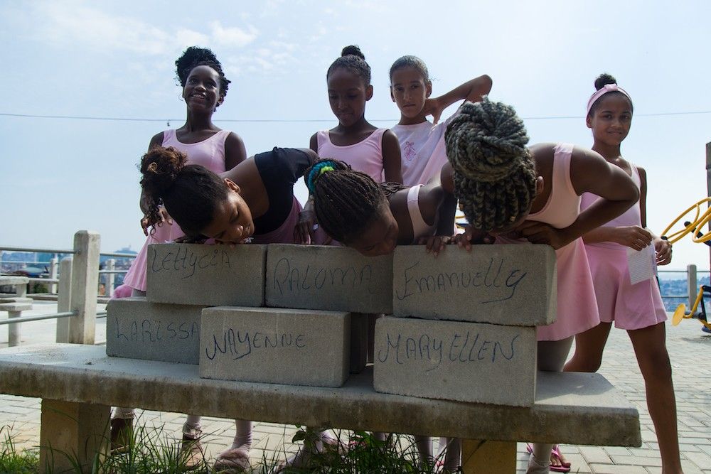 Favela ballet students. Image by Sebastian Gil Miranda. Brazil, 2019.