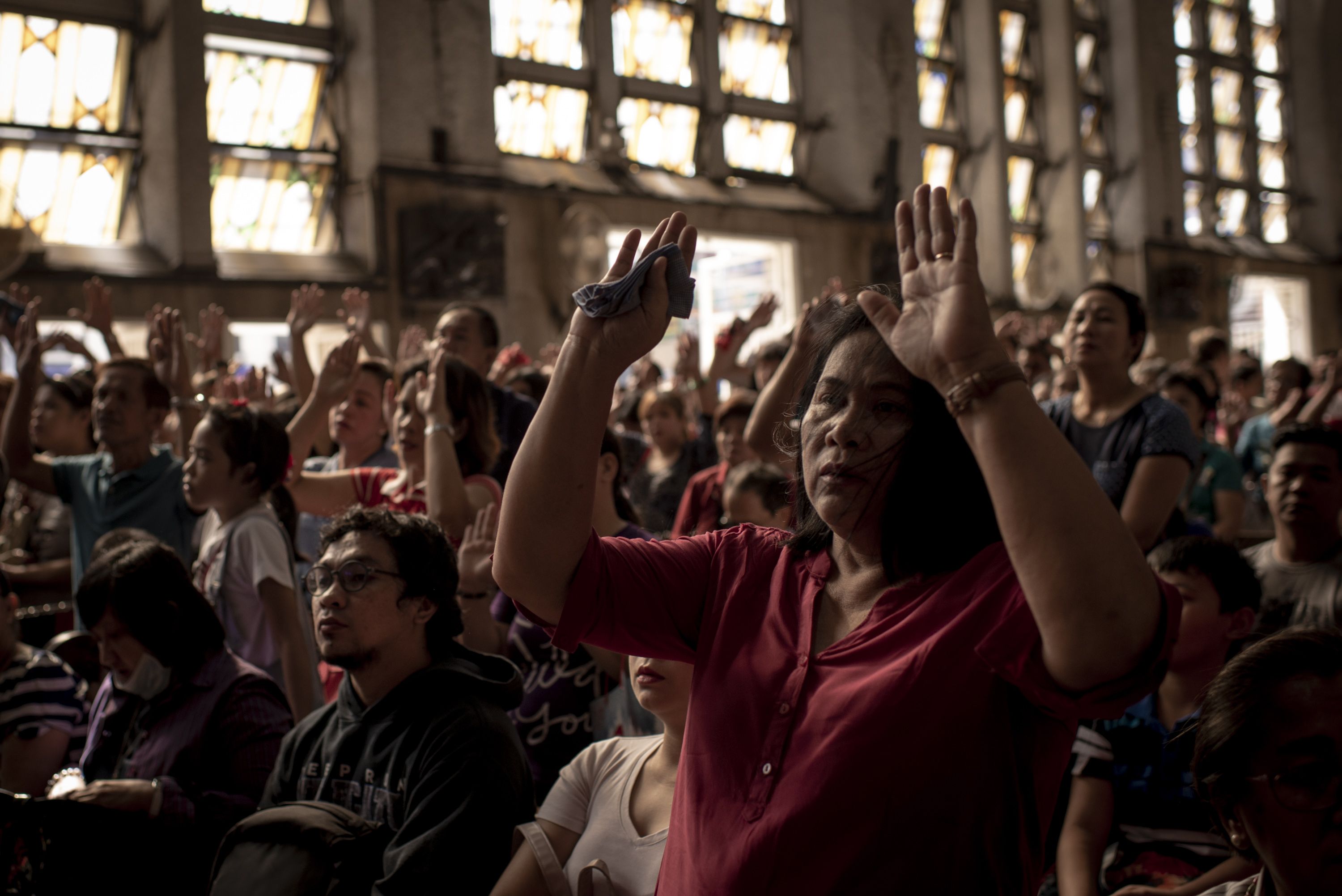 Mass at the Minor Basilica of the Black Nazarene. Image by Eloisa Lopez. Manila, 2018.

