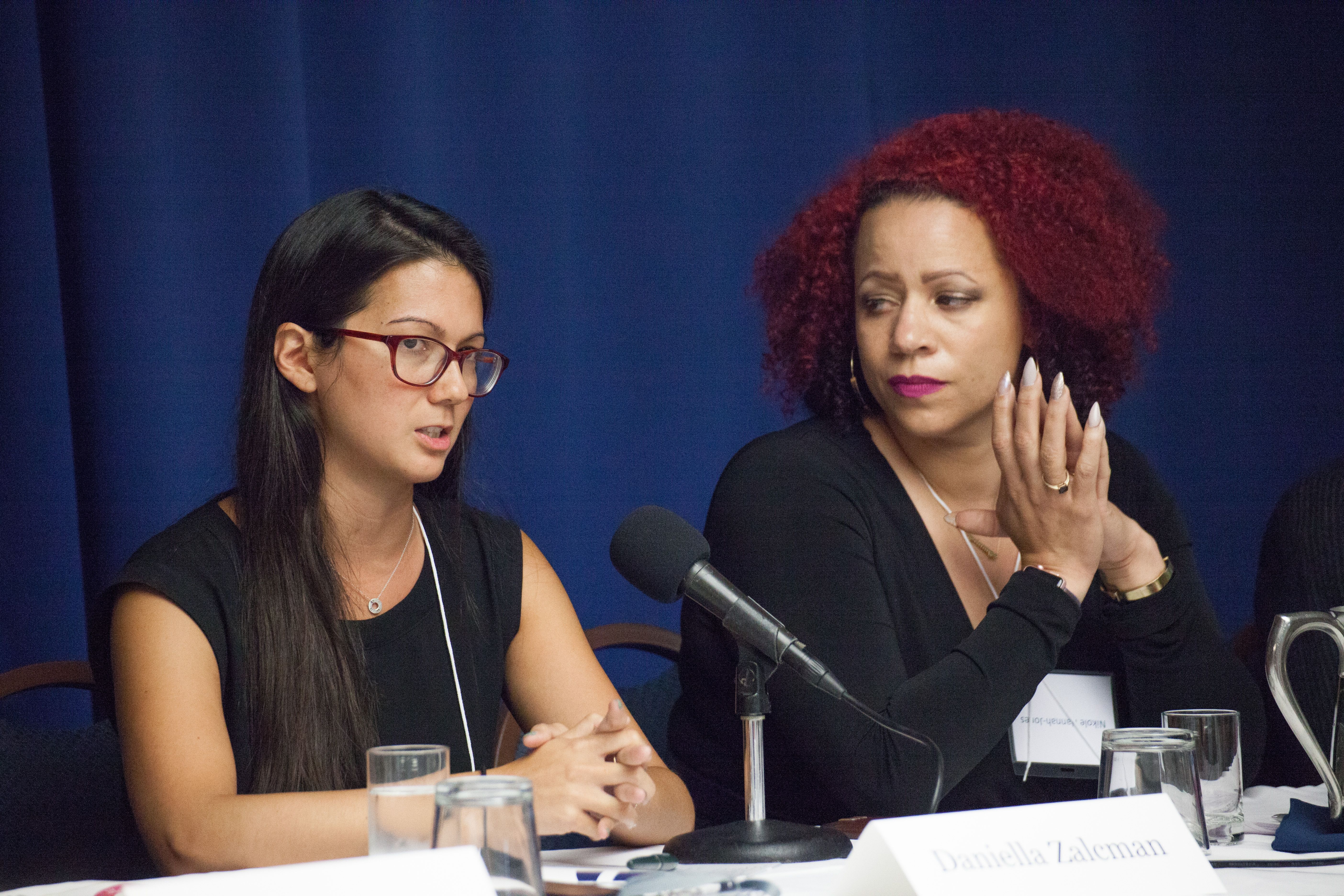 Grantee Daniella Zalcman (left) discusses journalism in terms of race, gender, and colonialism. Image by Sydney Combs. United States, 2017.