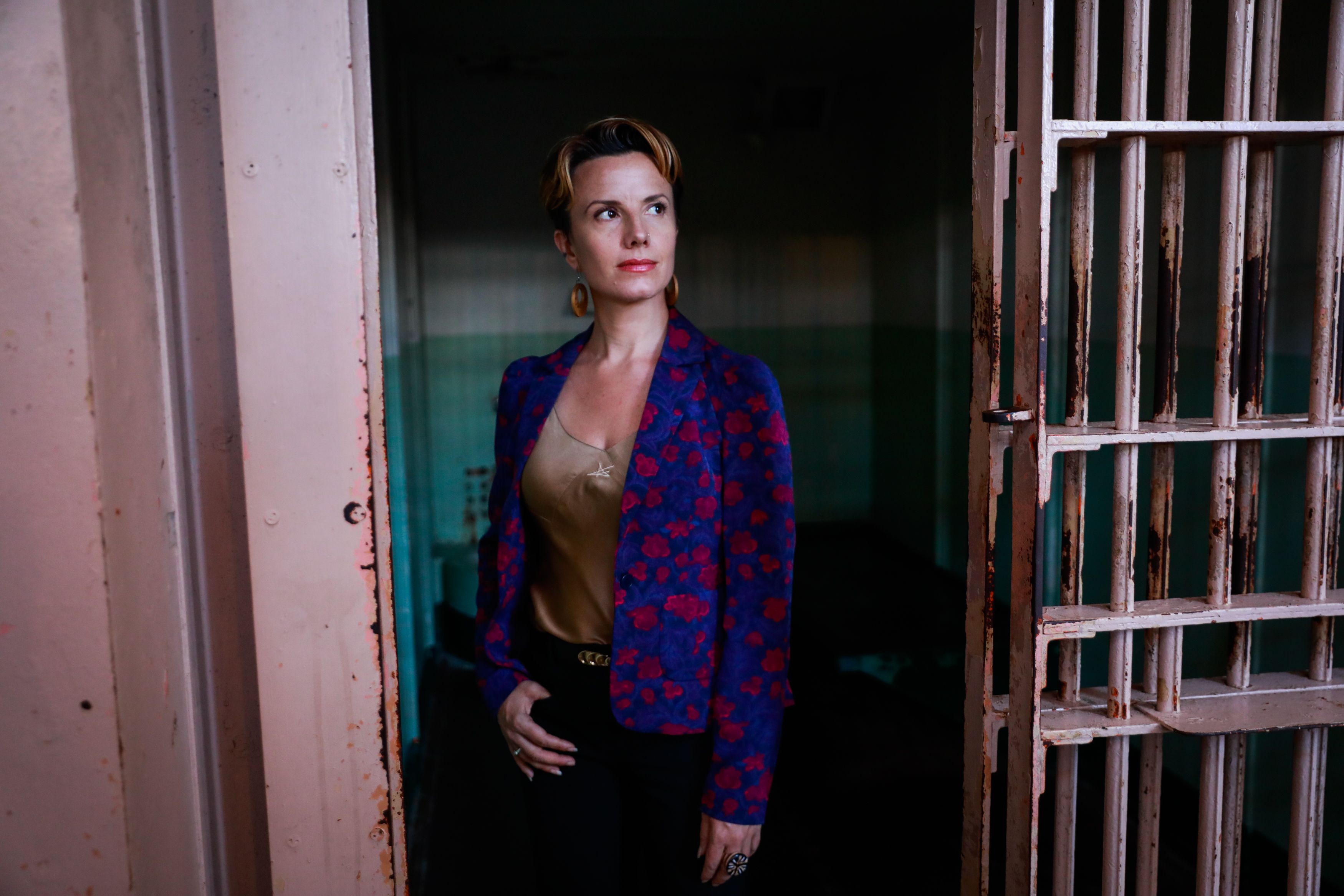 Journalist and artist Sarah Shourd stands for a portrait in a prison cell on Alcatraz Island.
Image by Gabrielle Lurie, The Chronicle. United States, 2019.