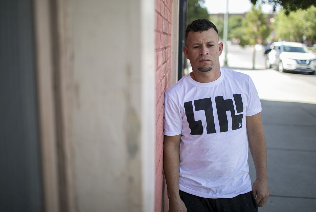 Mario, who did not want to release his last name, outside the Casa Vides Annunciation House immigrant shelter in El Paso on Monday, June 25, 2018. Image by Ivan Pierre Aguirre for The Texas Tribune. United States, 2018.