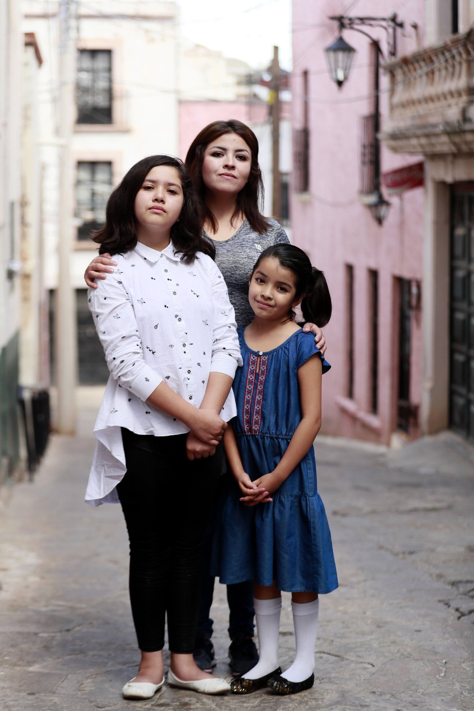 Evelyn Leyva Gómez says she found no help for her daughters Tori, 11, and Ellie, 9, as they tried to keep up in school after moving from the U.S. Image by Erika Schultz. Mexico, 2019. 