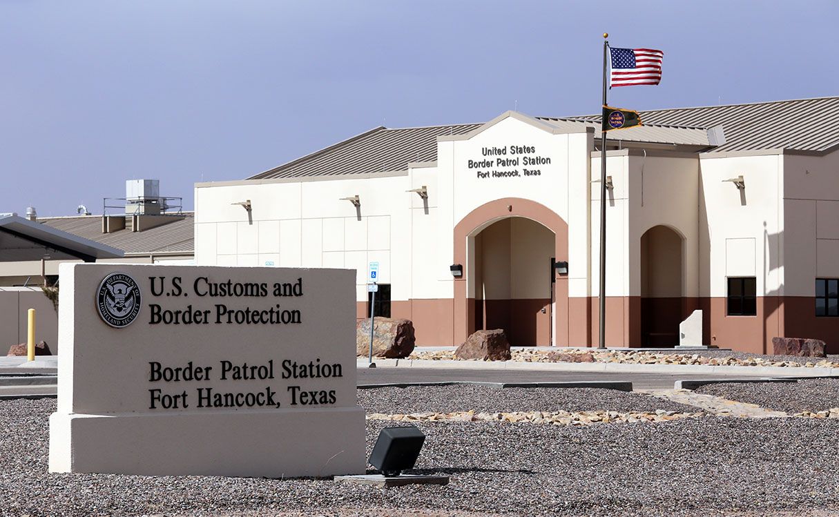 A U.S. Customs and Border protection station located in Fort Hancock, Texas. Image by Katherine Welles / Shutterstock.com. United States, 2014.