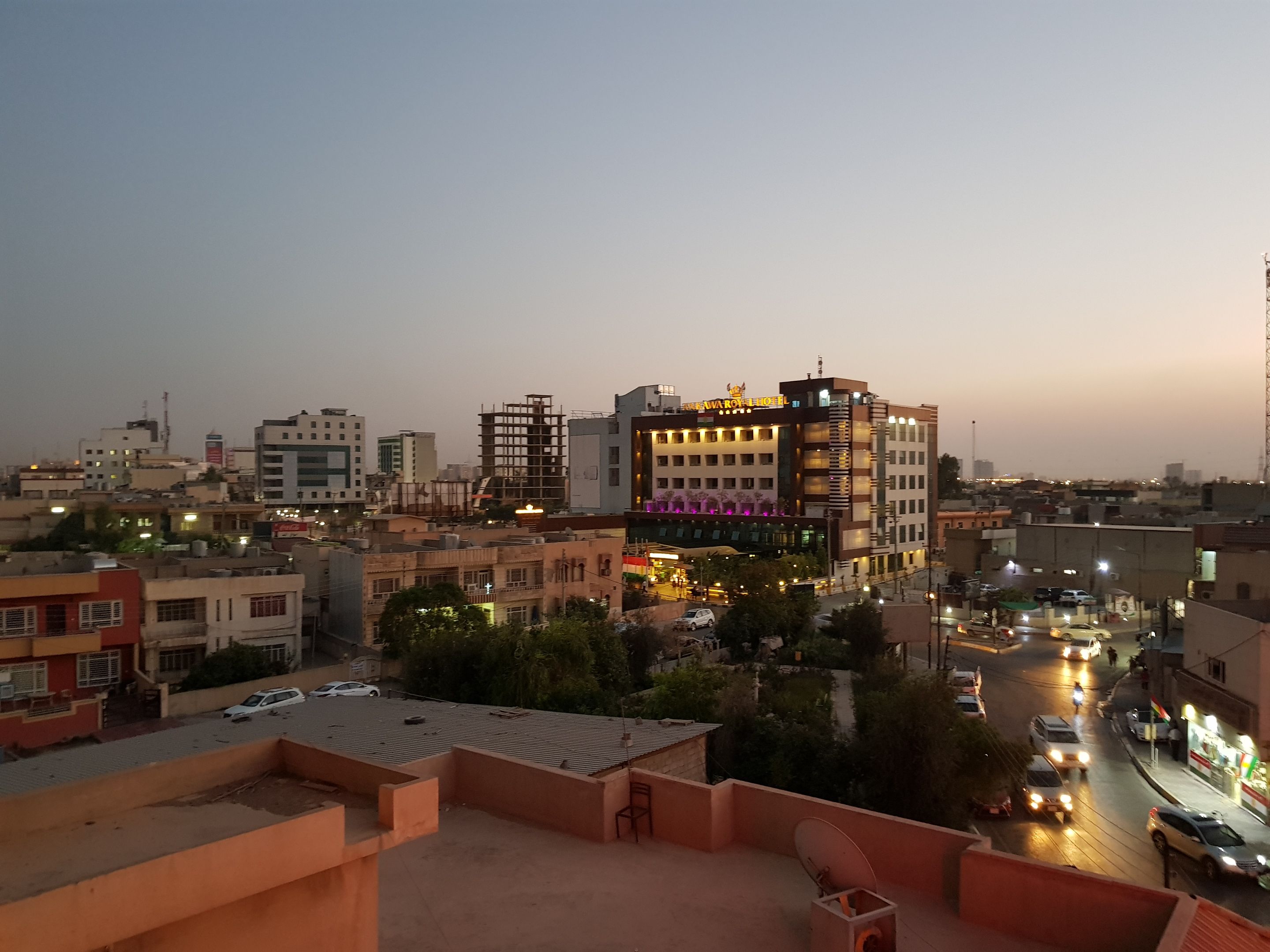 The Ankawa neighborhood in Erbil, during sunset one evening ahead of an independence referendum. Image by Kenneth R. Rosen. Iraq, 2017.