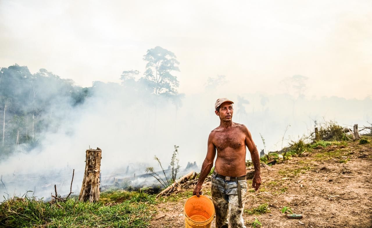 Farmer Wilson Freitas, from Assis Brasil (AC), says that felling within his area is to expand the land; He wants to invest in growing bananas, cassava, rice and watermelon. Image by Jardy Lopes/Notícias da Hora. Brazil, 2019.