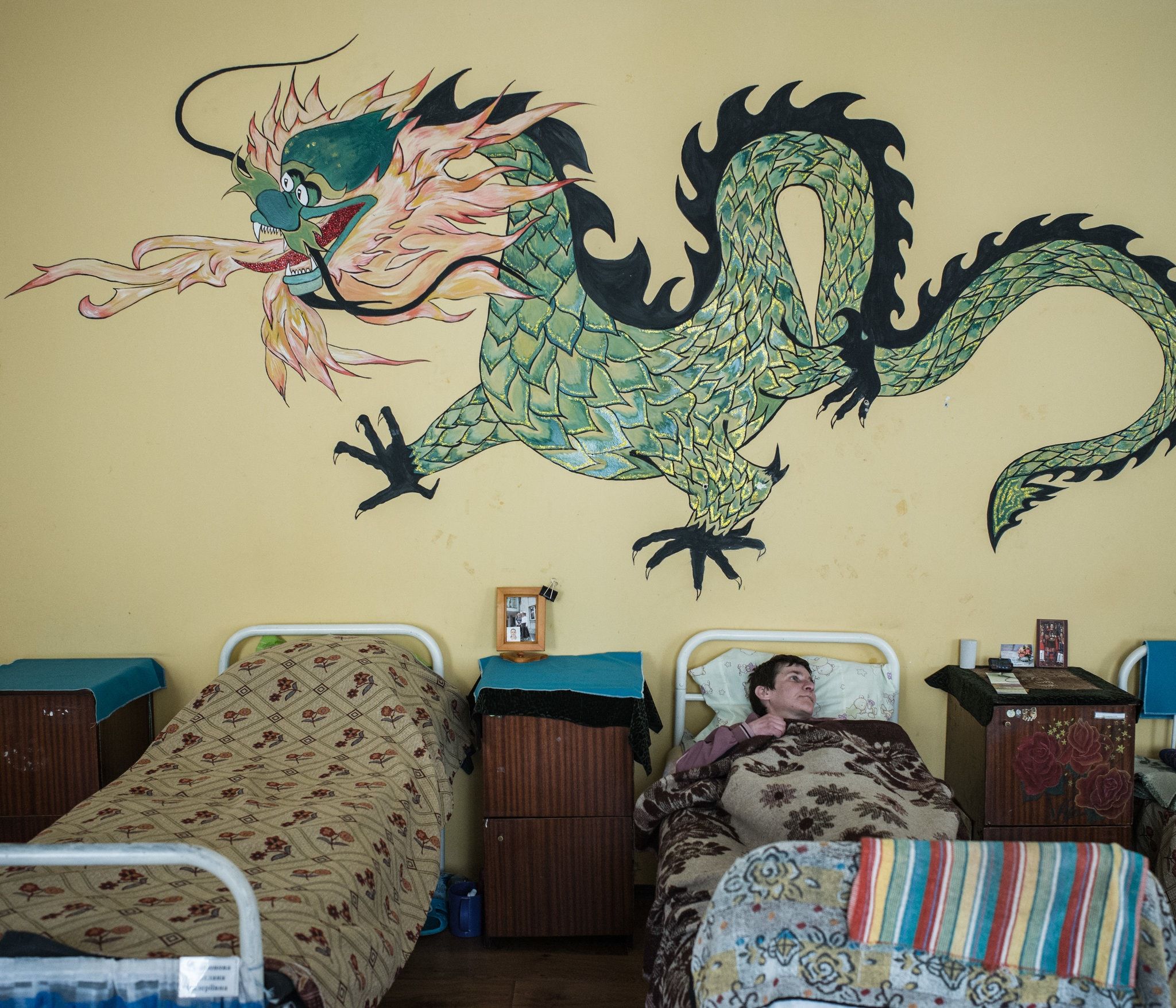 A dormitory in a women’s prison in Chernigov. Image by Misha Friedman. Ukraine, undated.
