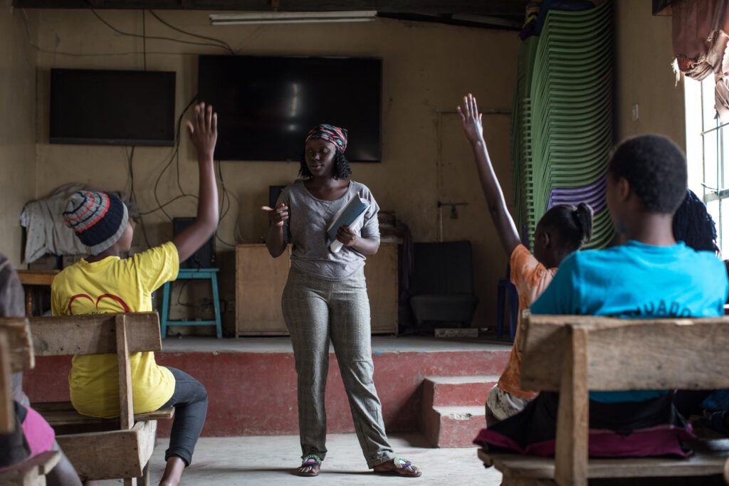 19 October. Winnie Achieng’ at the One Development Centre leading a discussion during a Girls on the Move session. Image by Sarah Waiswa/The Everyday Projects. Kenya, 2020.