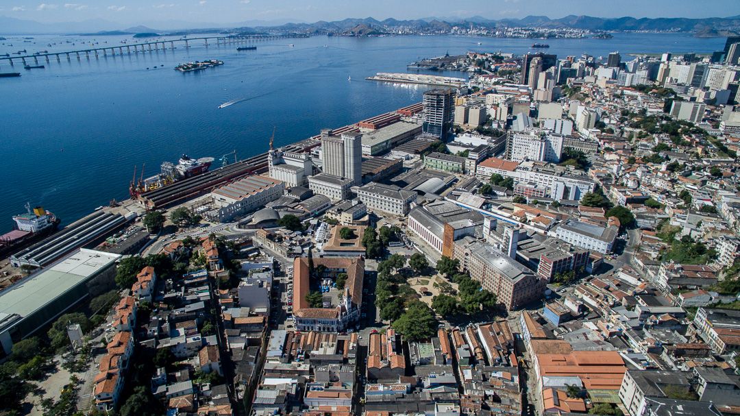 The Museum of Tomorrow sits at the tip of the Porto Maravilha, overlooking the Guanabara Bay.
