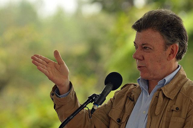 Colombia's President Juan Manuel Santos declared a definitive ceasefire with FARC in Bogota, Colombia, Aug. 25, 2016. Image courtesy of Ministerio TIC Colombia. Licensed under the Creative Commons Attribution 2.0 Generic.