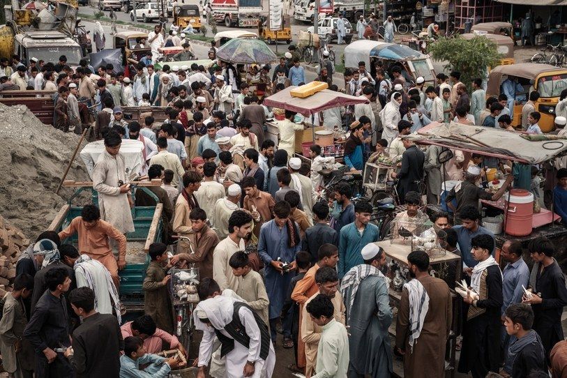 A market in Jalalabad, where crime is rising. Doctors there recently threatened to strike, because so many of them are being extorted. “It’s not only doctors,” one told me. “It’s all businessmen, anyone with money.” Image by Adam Ferguson. Afghanistan, 2019.
