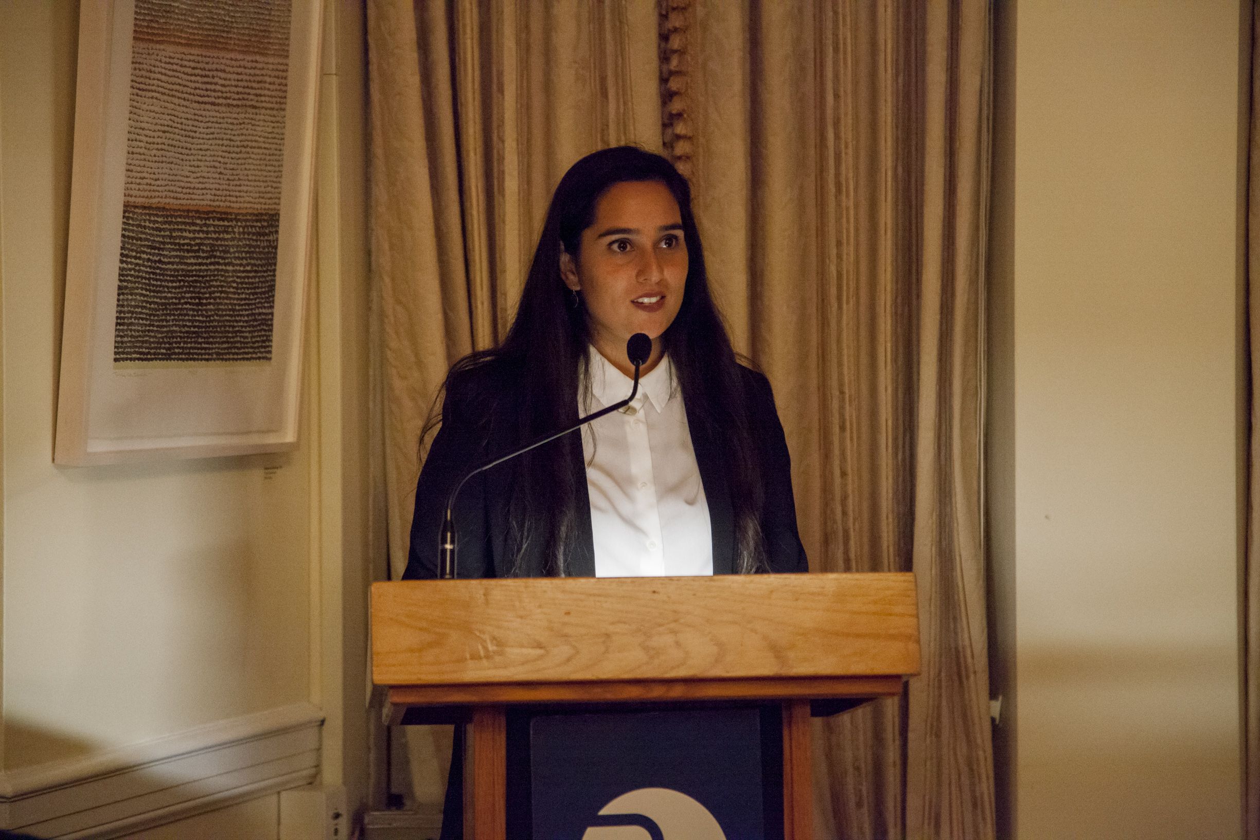 Photojournalist and student fellow alum Meghan Dhaliwal speaks at the evening dinner. Image by Jin Ding. United States, 2018.
