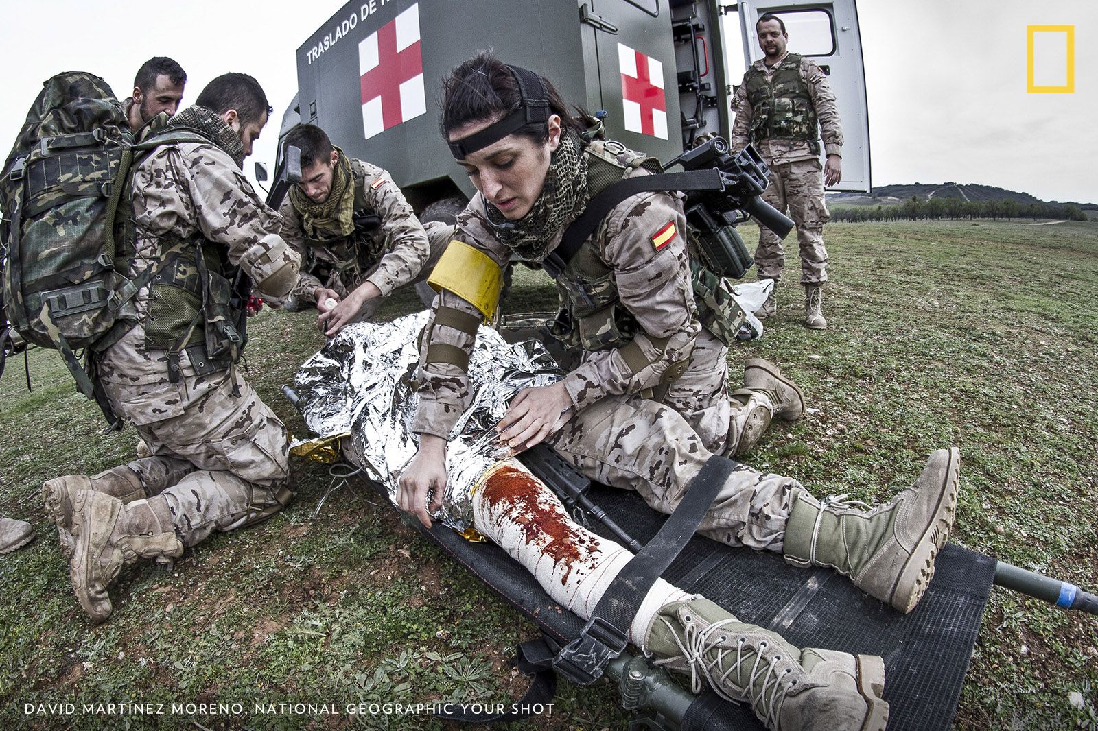 Transfer and fast evacuation of a wounded in the Spanish army. Image by David Martinez Moreno.