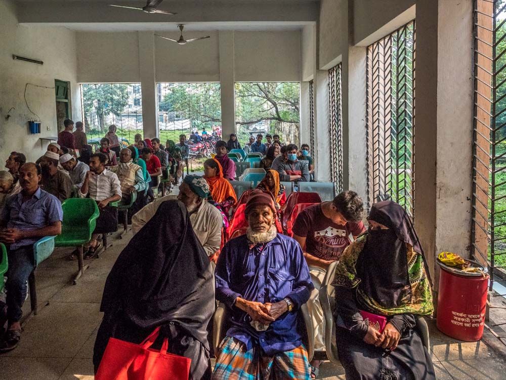 Patients wait to see doctors at the Asthma Center of the National Institute of Diseases of the Chest and Hospital in central Dhaka. Image by Larry C. Price. Bangladesh, 2018.