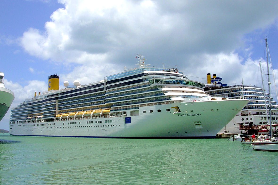 A cruise ship in St. John's. Image courtesy Roger W./CC BY-SA 2.0. Barbuda, 2012.
