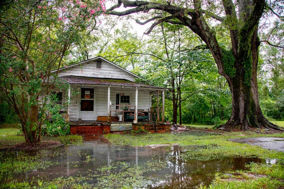 A home prone to flooding in Sellers, South Carolina, on Wednesday, August 5, 2020. Many residents of the small town are unable to receive disaster assistance, and for others what little they received came too late, with repeated hurricanes and floods causing overlapping claims. Image by Joshua Boucher. United States, 2020.