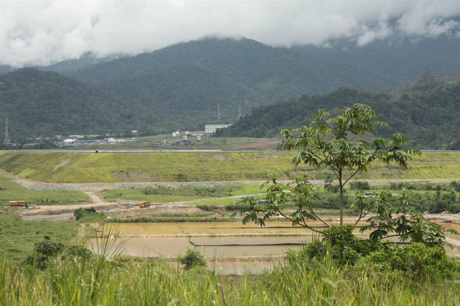 The Mirador mine in front of the Condor mountain range. Image by Andrés Bermúdez Liévano. Ecuador, 2019.
