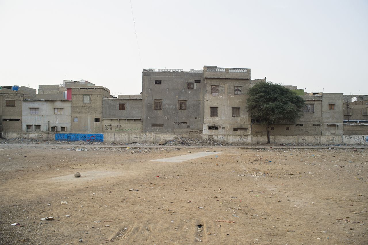 Informal Housing, Orangi Town Station, Karachi, Pakistan. Image from KCR, by Ivan Sigal. Pakistan, 2014-2017.