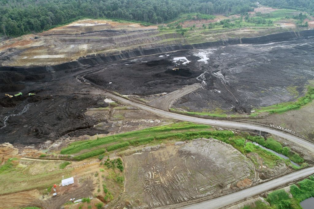 The coal mine owned by PT Triaryani in South Sumatra. Image by Erwan Hermawan/TEMPO. Indonesia, 2020.