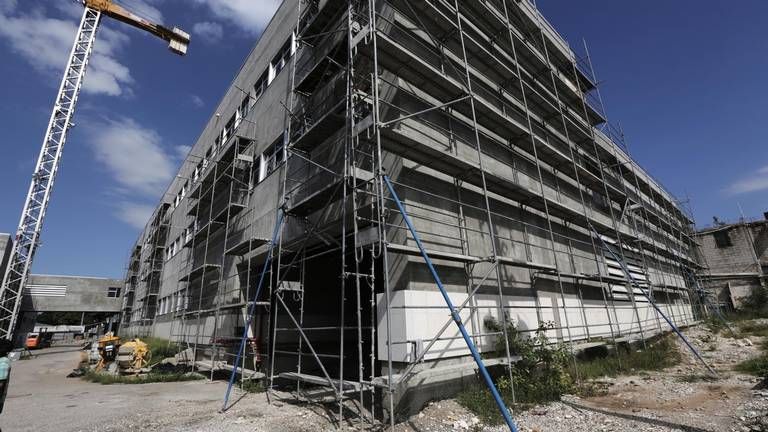 The exterior of the yet-to-open Hospital of the State University of Haiti. The sprawling new public hospital in Haiti was promised by France and the United States after the Jan. 12, 2010, earthquake. Image by Jose A. Iglesias. Haiti, 2019.