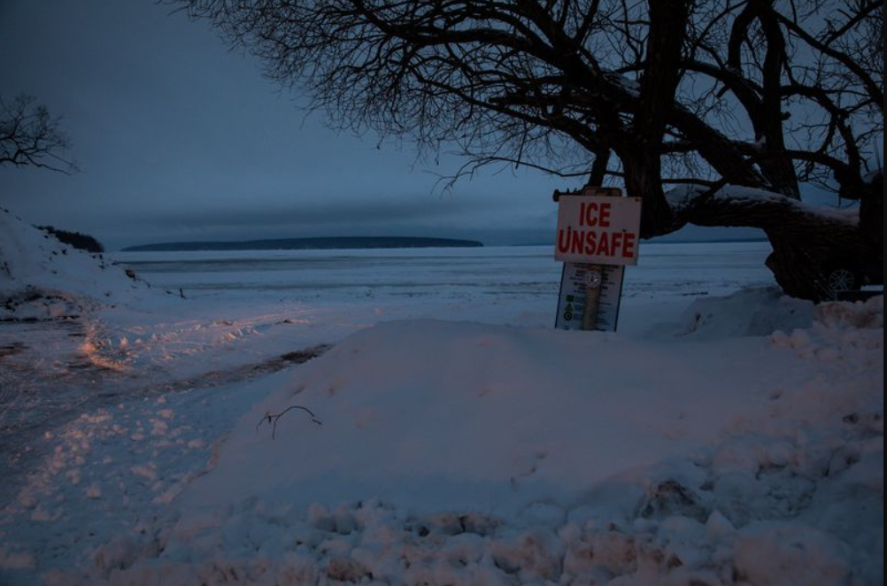 A posting on the approach to the would-be ice road between Madeline Island and Bayfield, Wisconsin, on Jan. 23, 2020. Image by Zbigniew Bzdak/The Chicago Tribune. ​​​​​​​United States, 2020.
