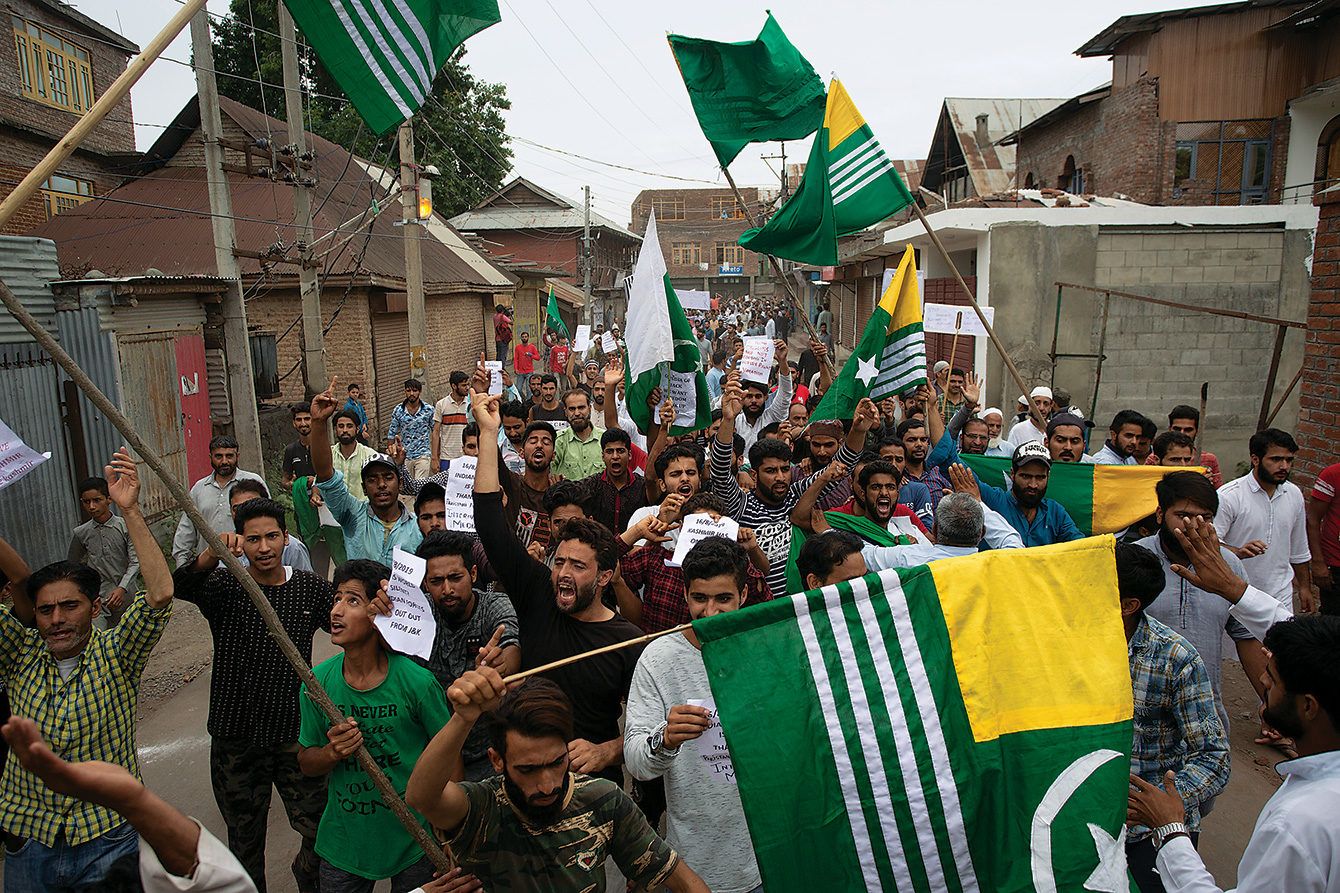 Kashmiri protesters march through the Anchar neighborhood of Srinagar. Image by Abid Bhat. Kashmir, 2019.