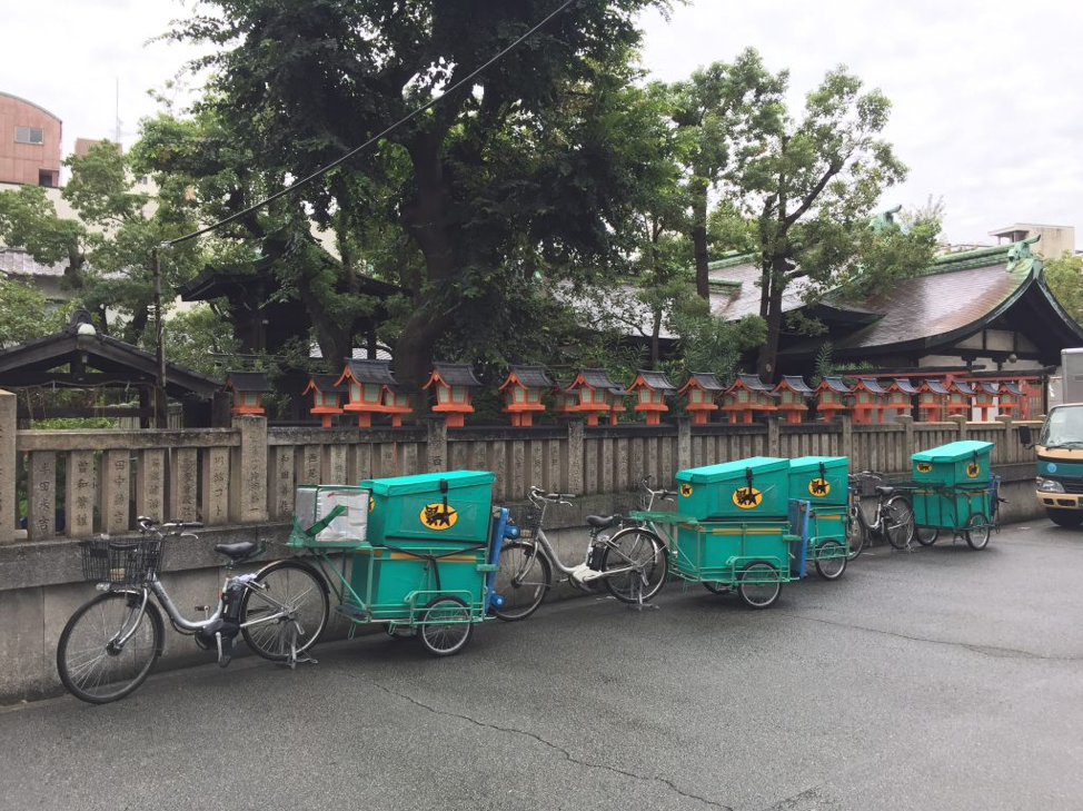 Carbon neutral delivery methods in Kyoto. Image by Daniel Merino. Japan, 2019.