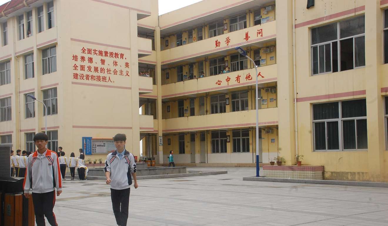 Tingjiang Secondary School today. Most of its students are children of migrants from other Chinese provinces. Image by Rong Xiaoqing. United States, 2016.