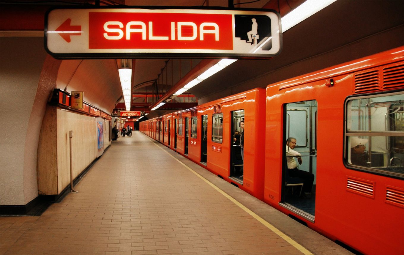 The Mexico City Metro opened to the public in 1969, with pictographic signage. Image by LW Yang. Mexico, 2011.