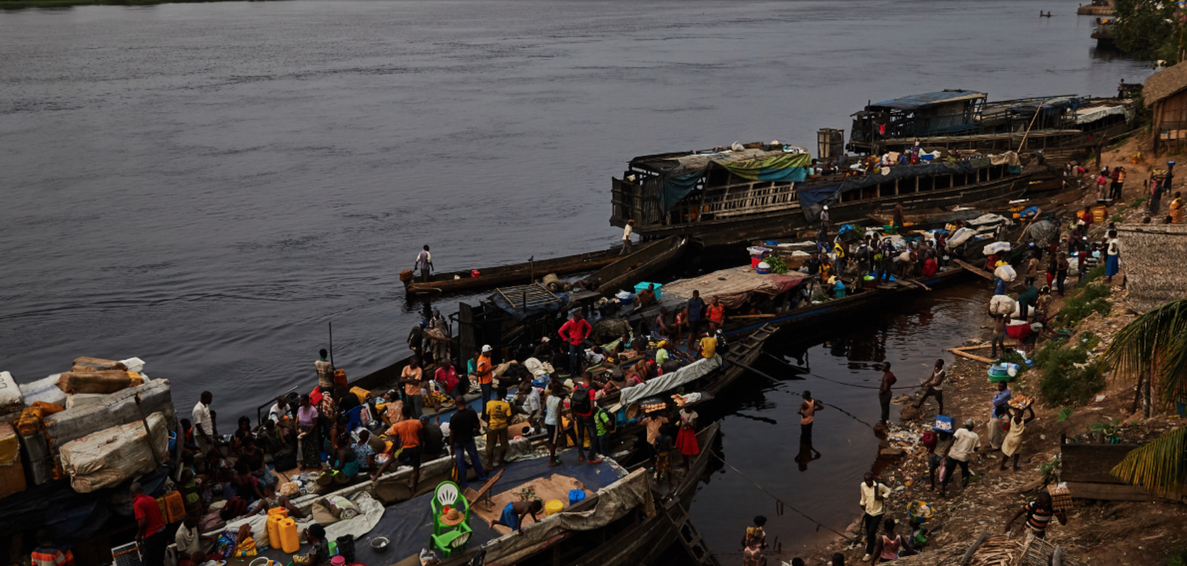 A busy trading port in the DRC. Image by Hugh Kinsella Cunningham. Democratic Republic of the Congo, 2019.