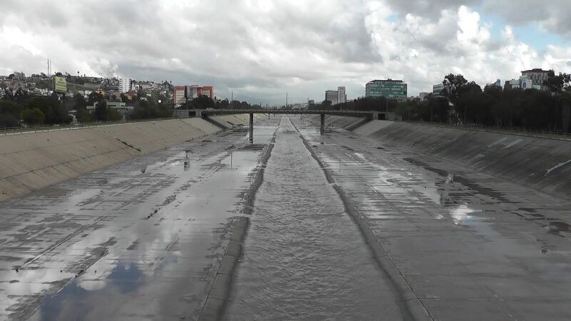 The Tijuana River channel on the Tijuana side of the U.S.-Mexico border fills during a rainy day. Image by Leonardo Ortiz / TijuanaPress.com. Mexico, undated.
