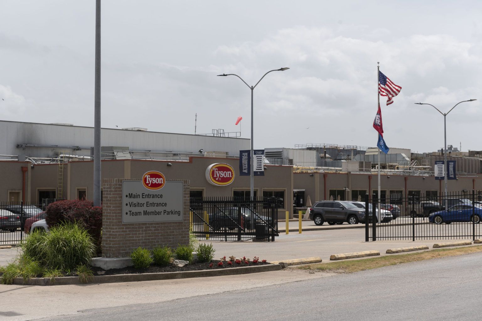 A Tyson plant on West Olrich Street in Rogers, Arkansas on June 28, 2020. Image by Spencer Tirey, For The Midwest Center for Investigative Reporting. United States, 2020.
