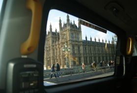 Views from inside a black cab. Image by Gabrielle Pachon. United Kingdom, 2018.